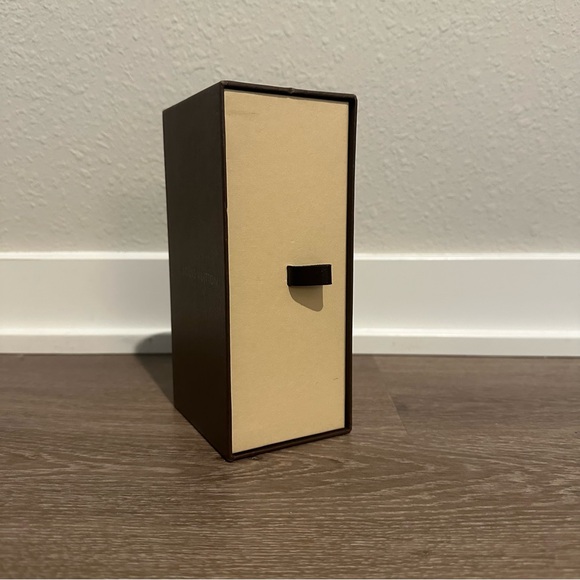 Louis Vuitton *Empty* Sunglasses Box - Picture 7 of 8